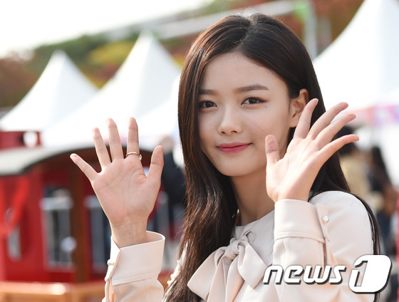 넘사벽 여신으로 성장하는 김유정 | 인스티즈