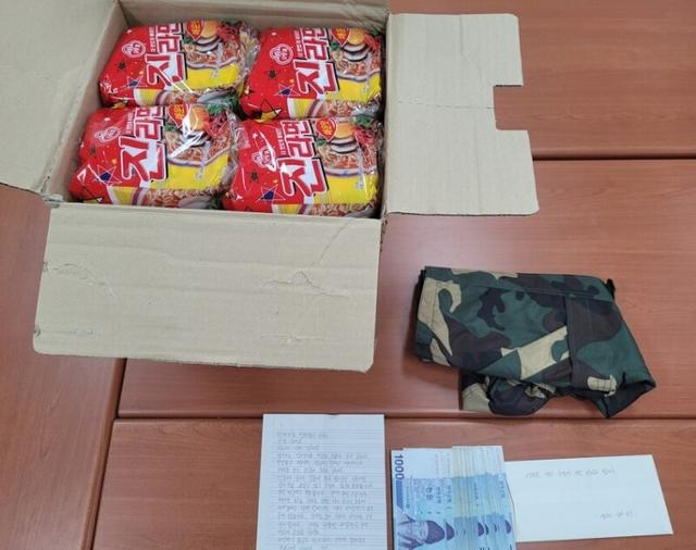 폐지 팔아 어린이날 선물 기부한 세 아이 아빠 "과자 못 사 죄송" | 인스티즈