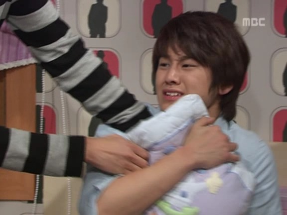 [거침없이하이킥] 집에서 탈출한 준이 ㅋㅋㅋㅋㅋ.jpg | 인스티즈