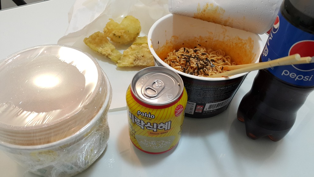 매운 거 먹고 혀 아릴 때 완화시켜주는 음류수 갑을 실험해보았다 | 인스티즈