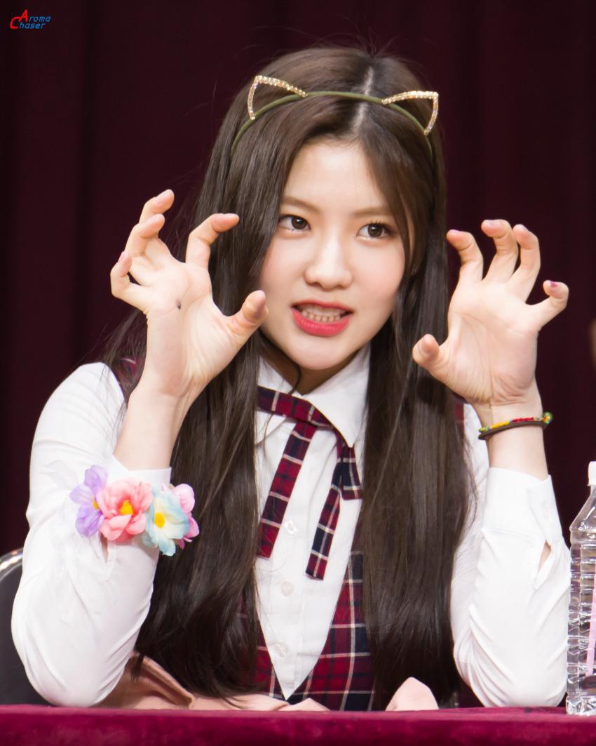 인디언 보조개 매력 터지는 여자 아이돌.gif | 인스티즈
