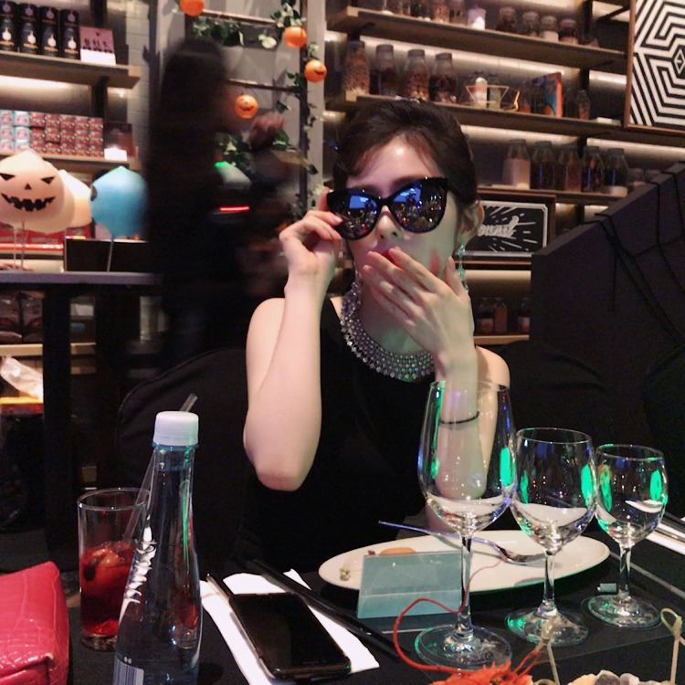 할로윈파티 오드리햅번 아이린.JPG | 인스티즈