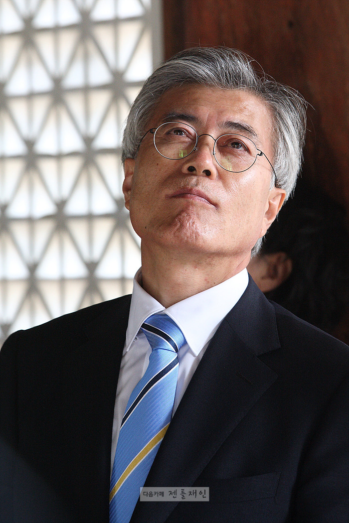 문재인 대표님 안경 흑역사.jpg | 인스티즈