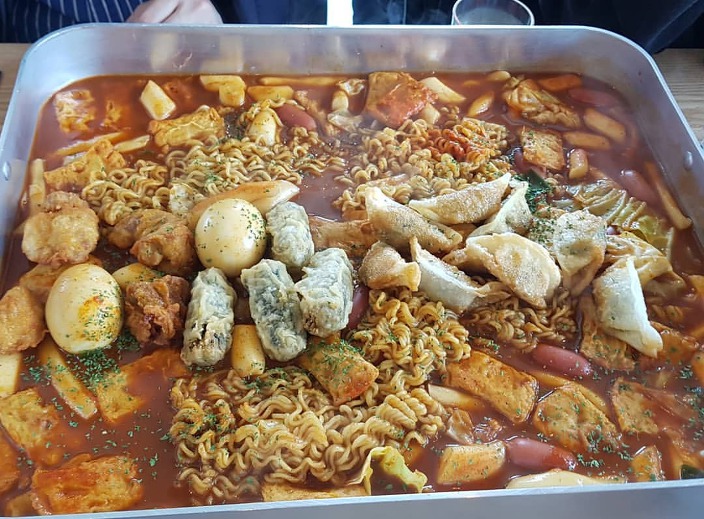 다 먹으면 공짜라는 대전 떡볶이...jpg | 인스티즈