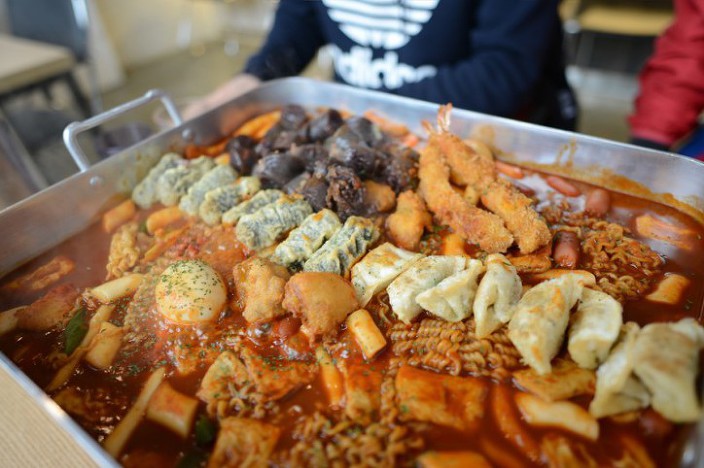 다 먹으면 공짜라는 대전 떡볶이...jpg | 인스티즈