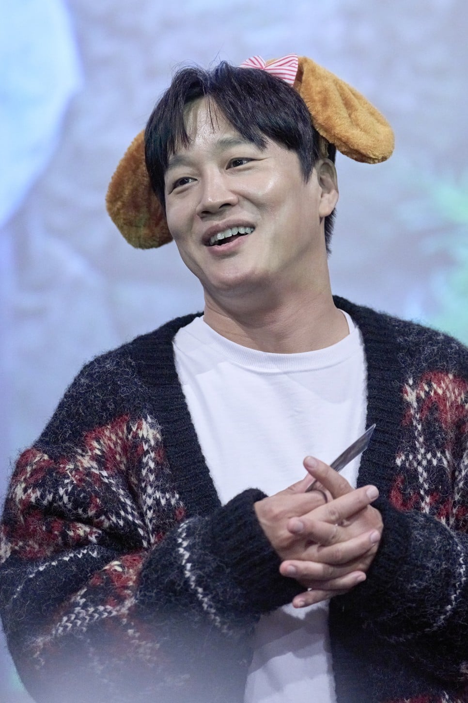 무대인사 때 머리띠 쓴 남자연예인 사진 모음 | 인스티즈
