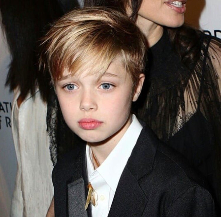 샤일로 초딩때부터 "안젤리나 졸리는 왜 샤일로 트젠수술 안시키냐' 했던 미국인들 | 인스티즈