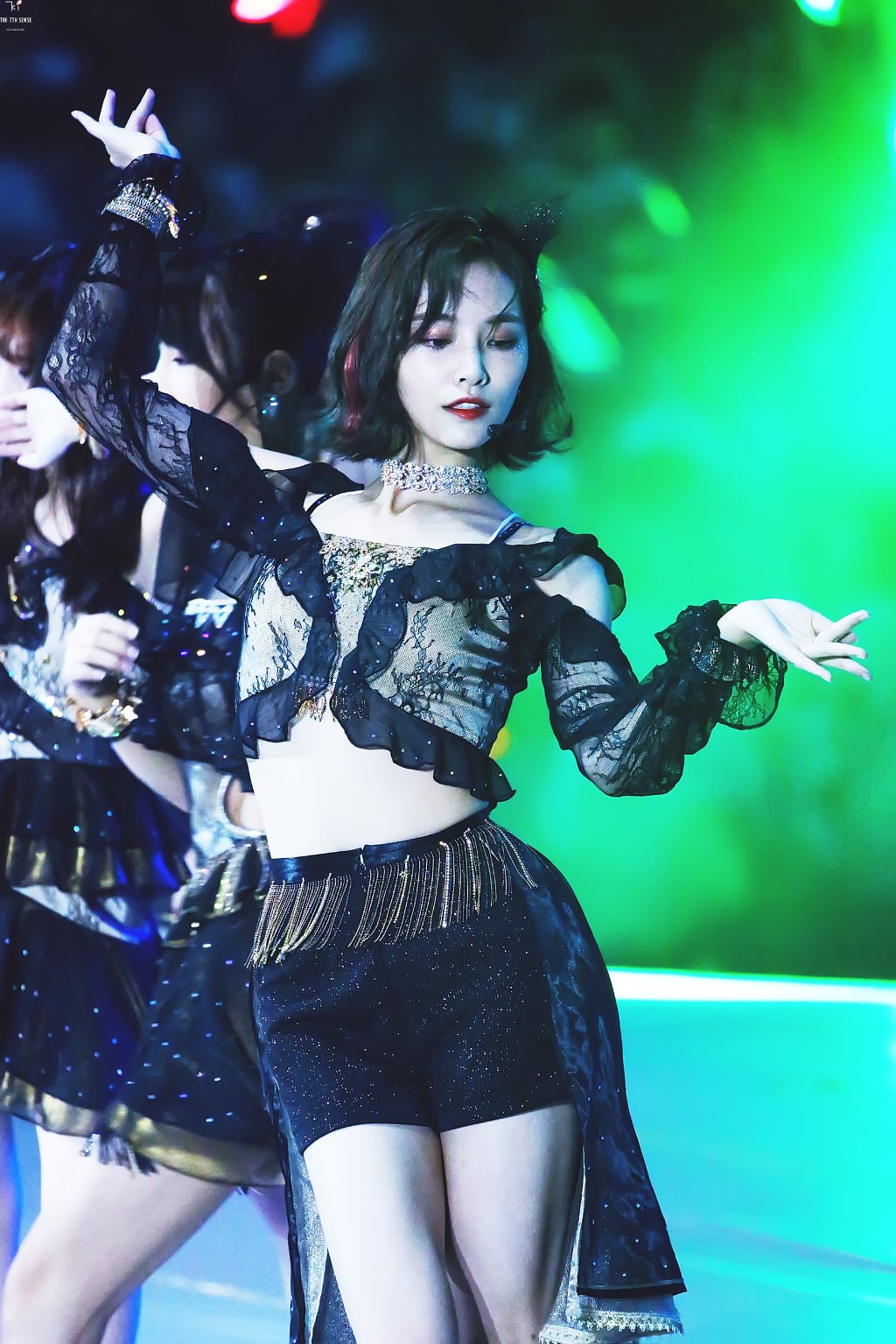 단발로 자르고 리즈 찍는 중인 중국 탑 아이돌.jpg | 인스티즈