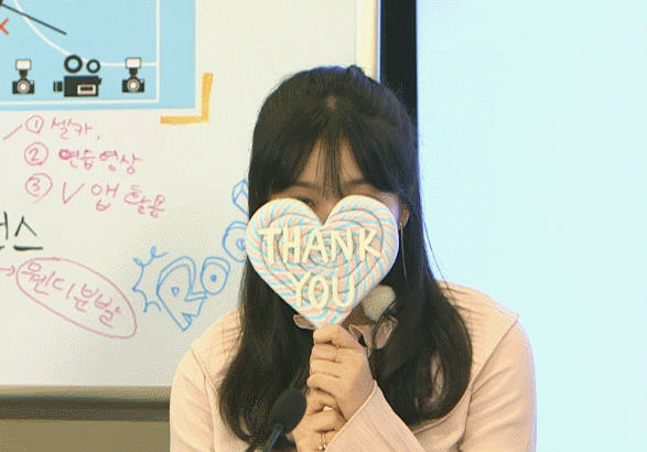 [레드벨벳] 오늘 브이앱 방송을 뒤흔든 예리 활약상.gif | 인스티즈