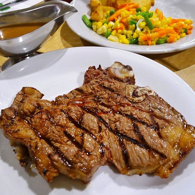 둘이 먹다 하나 죽어도 모르는 환상적인 스테이크 | 인스티즈