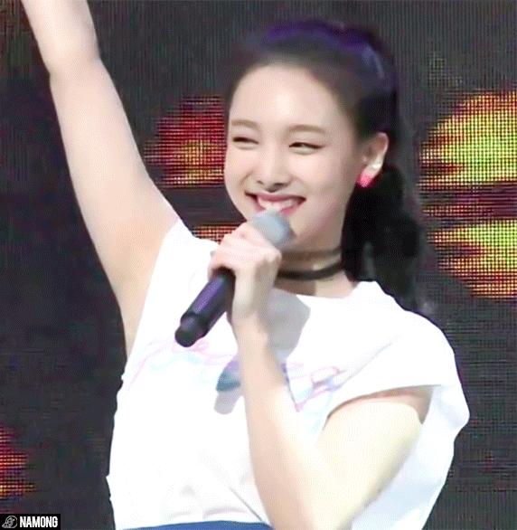 트와이스 TT 겨드랑이 움짤.GIF | 인스티즈