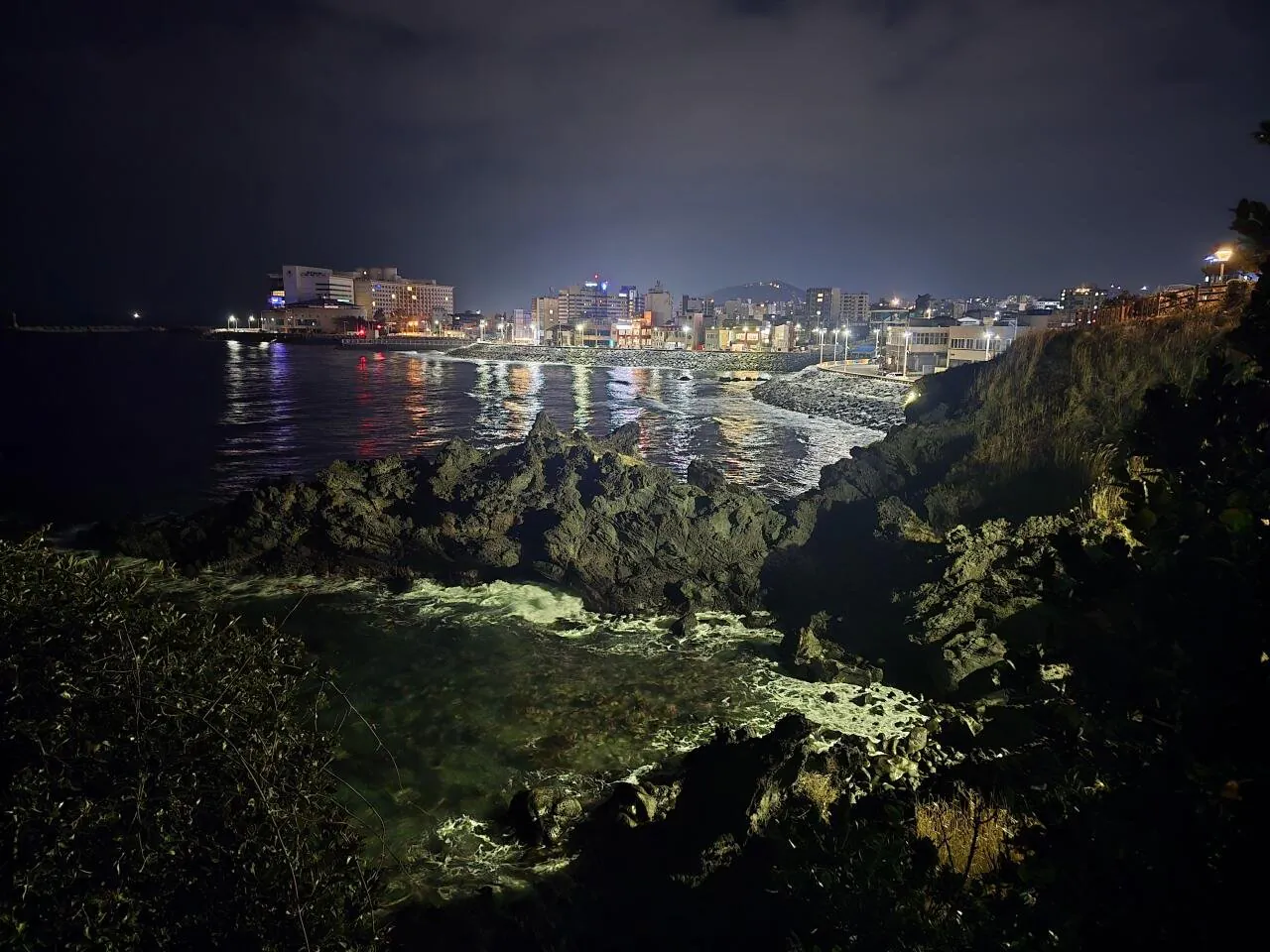 오늘자 제주 용두암 야경 | 인스티즈