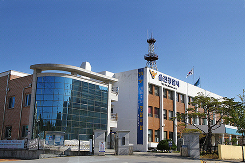 울진 일대 다리 명판 안내판 22개 훔친 일당 검거 | 인스티즈