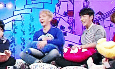 당하는 사람은 괴로운 친구습관.gif | 인스티즈