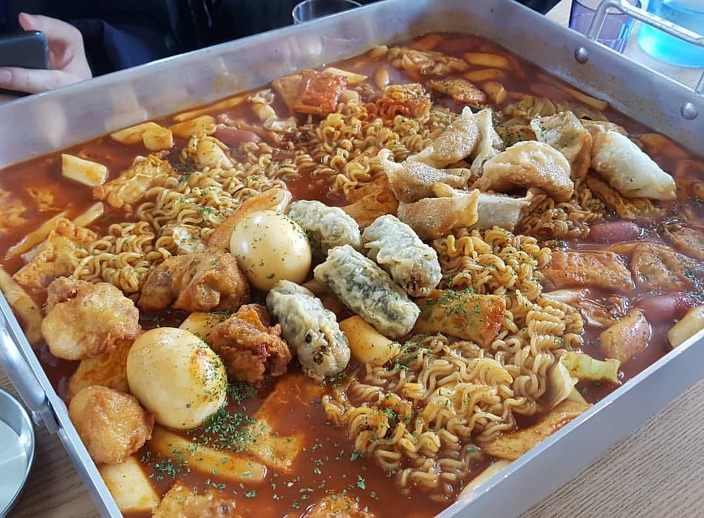 다 먹으면 공짜라는 대전 떡볶이...jpg | 인스티즈