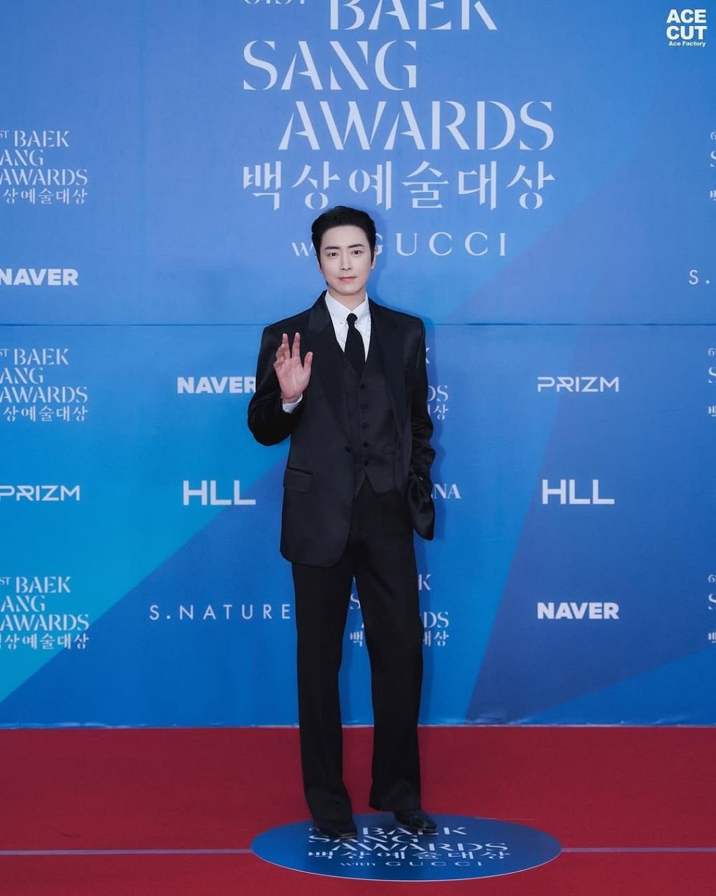 소속사가 찍은 이준혁 백상예술대상 레드카펫 포토 | 인스티즈
