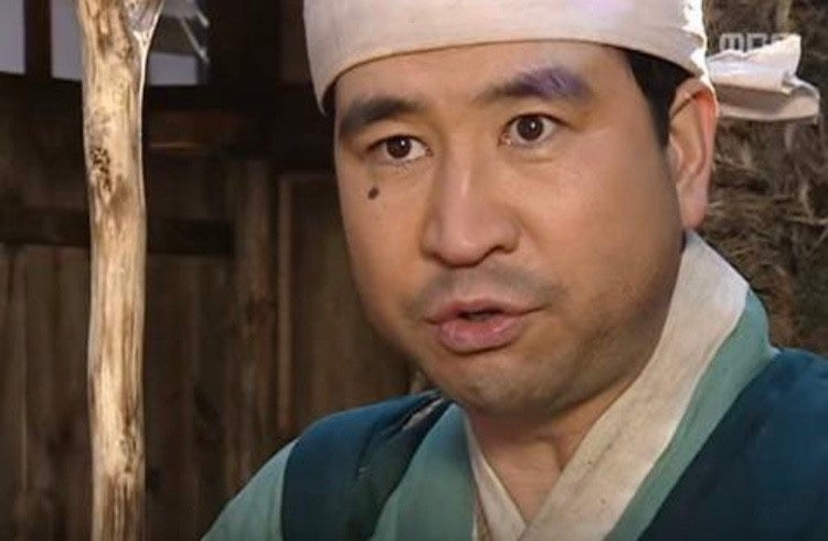 바닥에 떨어진 벚꽃의 비밀 알려줄까? | 인스티즈