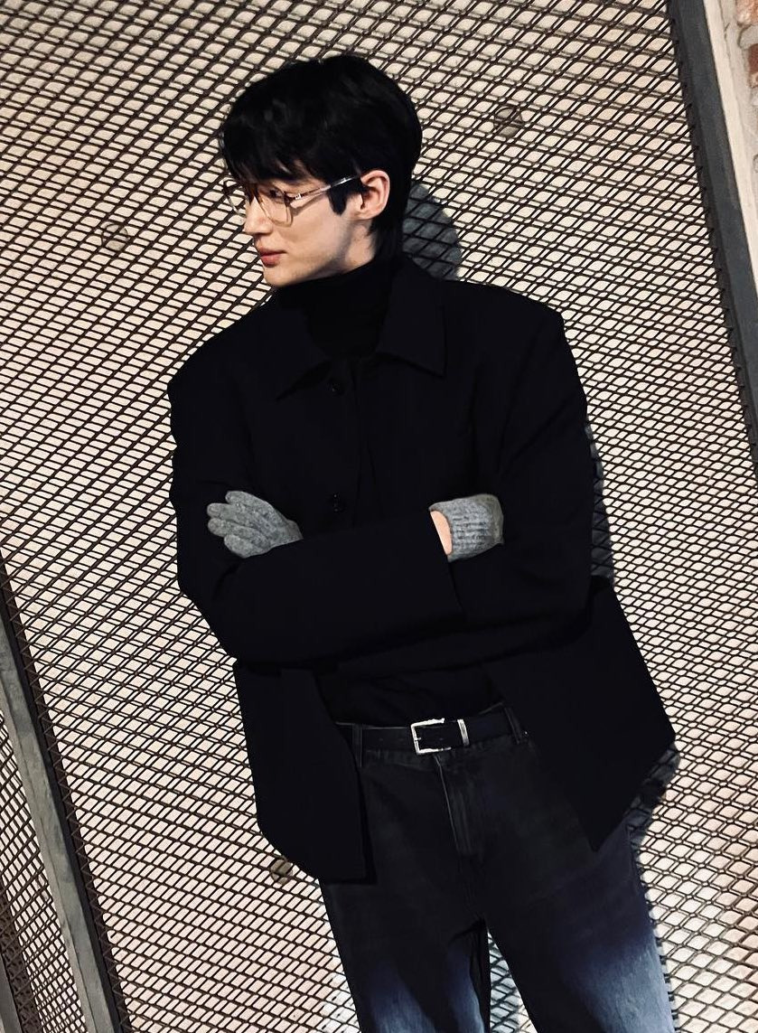 안경 쓴 것도 느낌 좋은 변우석 | 인스티즈