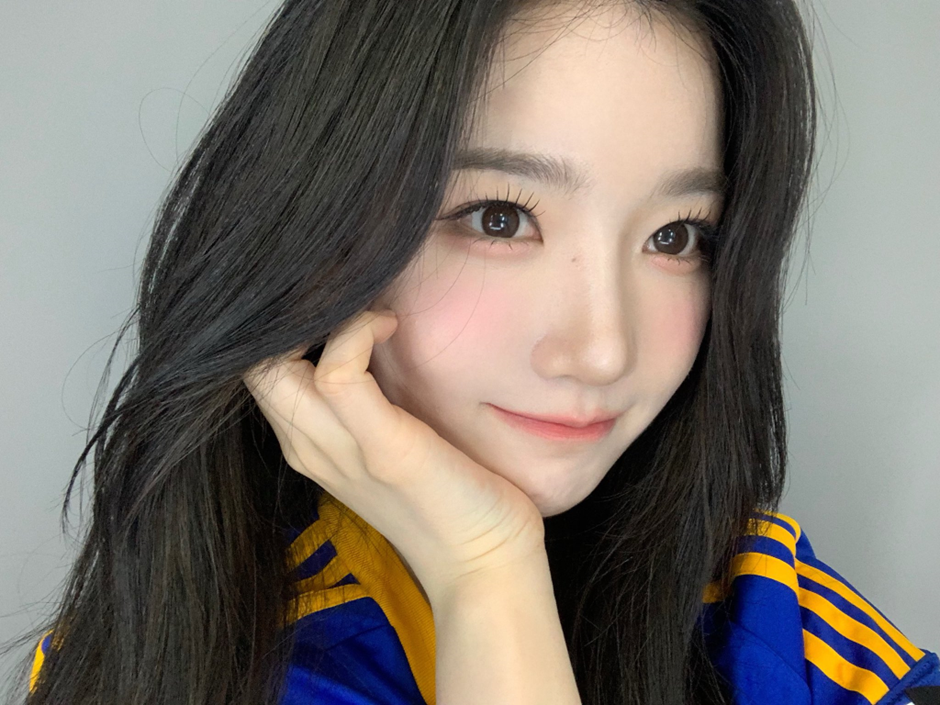 바뀐 머리 메텔같다며 반응 터지는 여돌 | 인스티즈