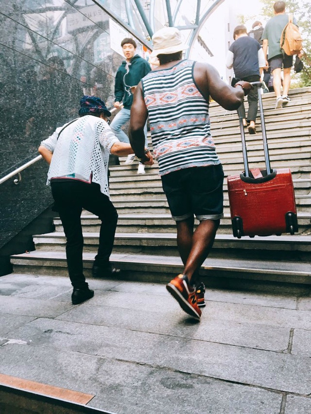 남자는 등으로 말한다 | 인스티즈