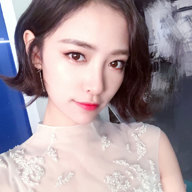 단발로 자르고 리즈 찍는 중인 중국 탑 아이돌.jpg | 인스티즈