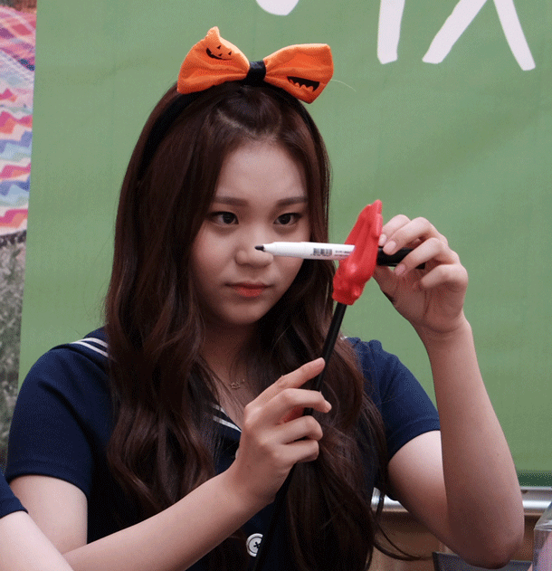 여자친구 엄지 | 인스티즈