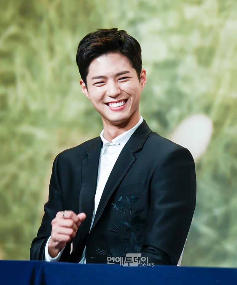 웃을때 박보검 닮은 여자연예인.jpgif | 인스티즈