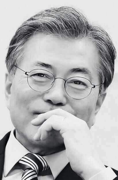 문재인 대통령님 취임 500일 기념사진 | 인스티즈