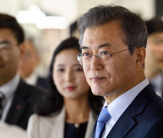 문재인 대통령님 취임 500일 기념사진 | 인스티즈