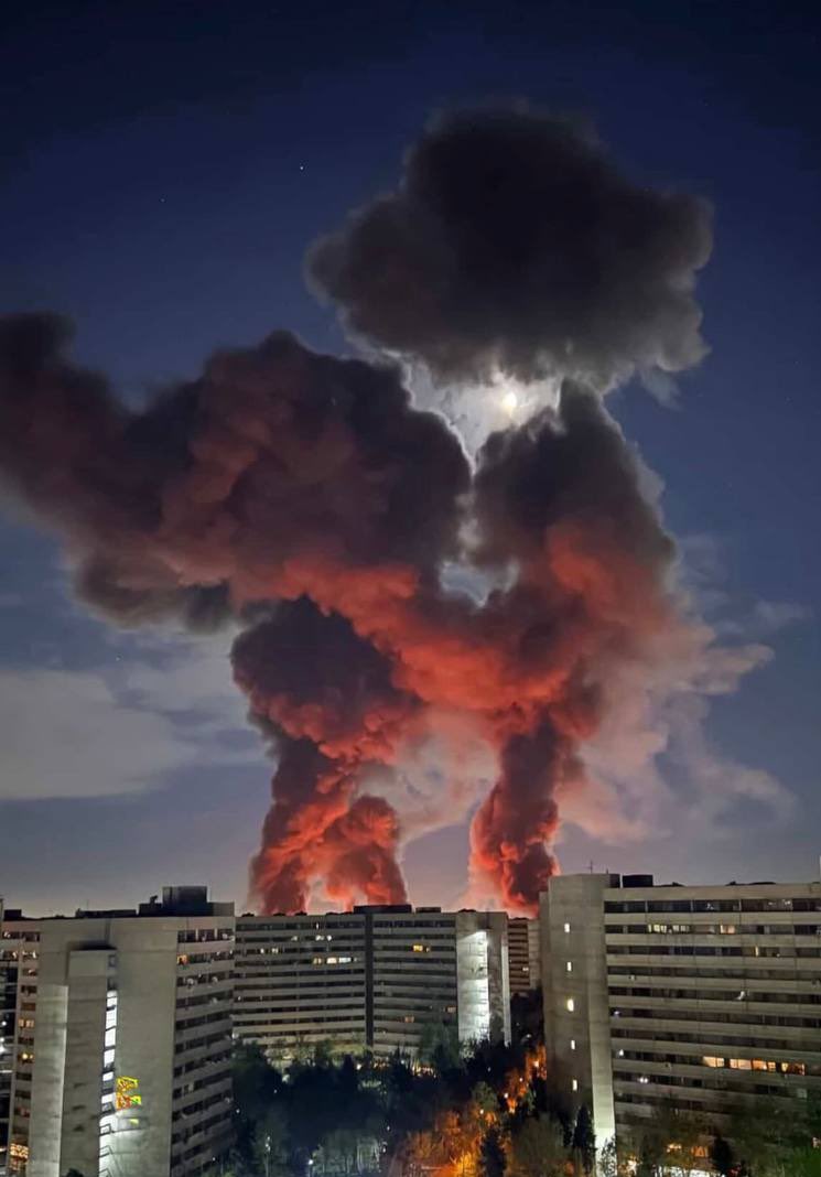 어젯밤 미국과 이스라엘은 이란 테헤란의 공항을 공격했습니다 | 인스티즈