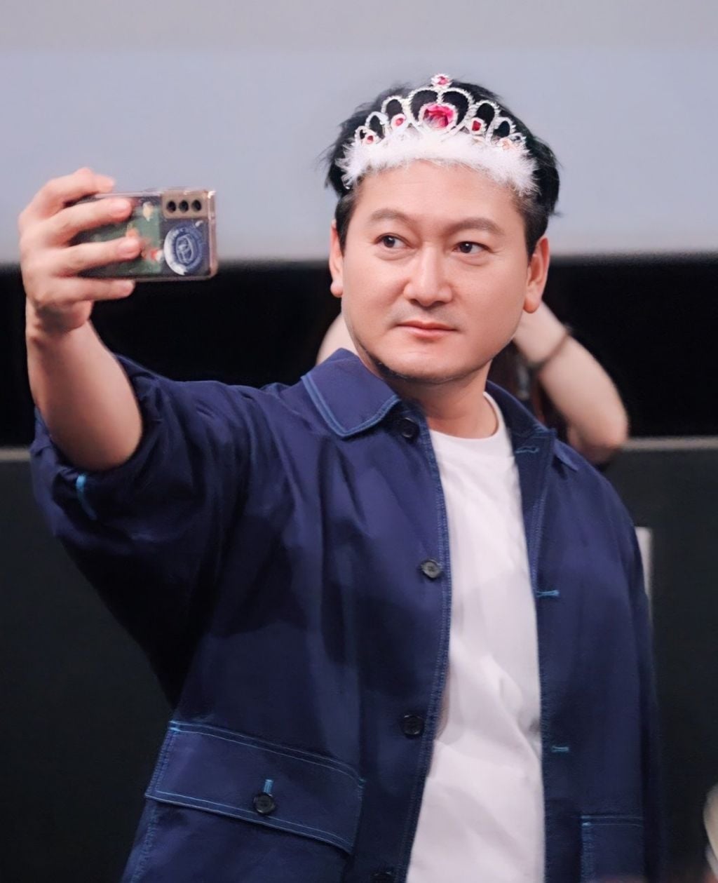무대인사 때 머리띠 쓴 남자연예인 사진 모음 | 인스티즈