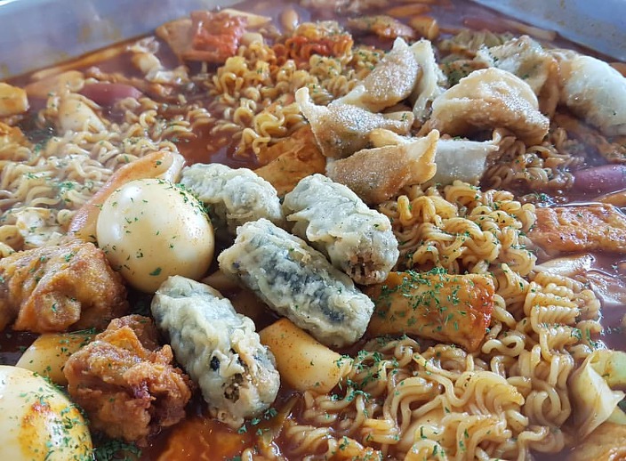 다 먹으면 공짜라는 대전 떡볶이...jpg | 인스티즈