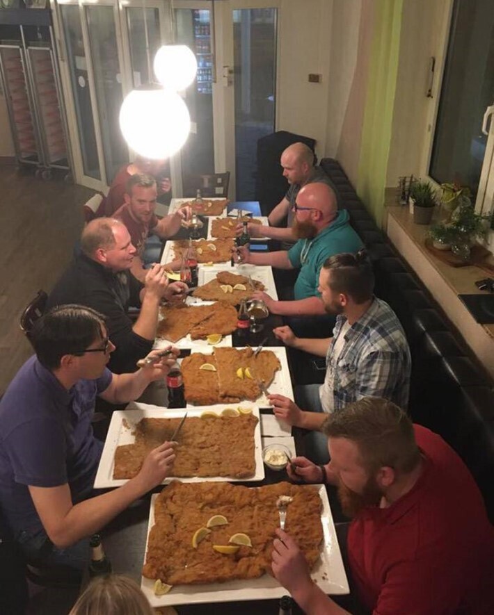 독일의 대왕돈가스 | 인스티즈