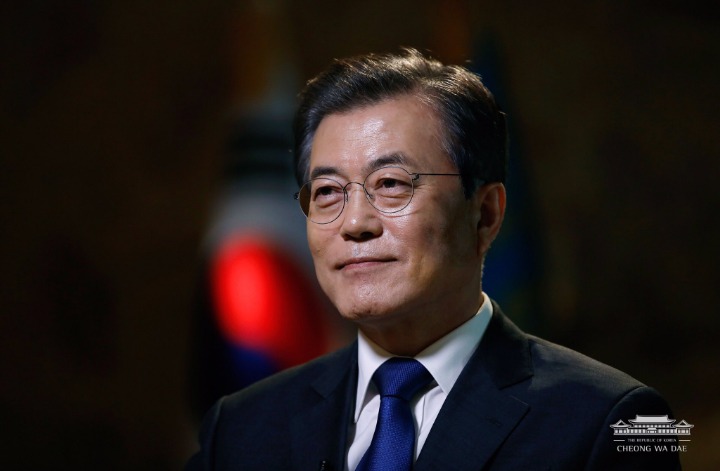 문재인 대통령님 취임 500일 기념사진 | 인스티즈