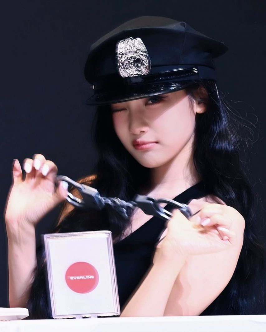 경찰 코스프레한 에스파 닝닝 . jpg | 인스티즈