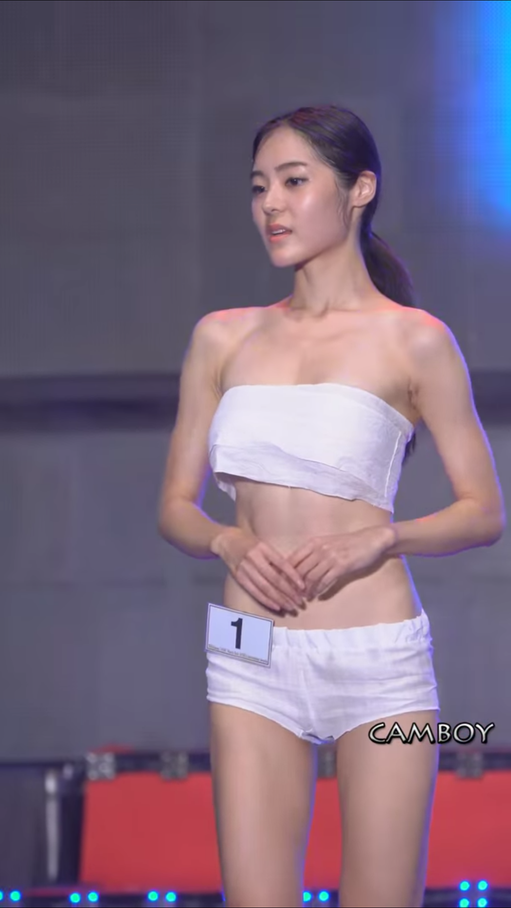 머슬마니아란 이름아래 한복 능욕하는 대회.jpg | 인스티즈