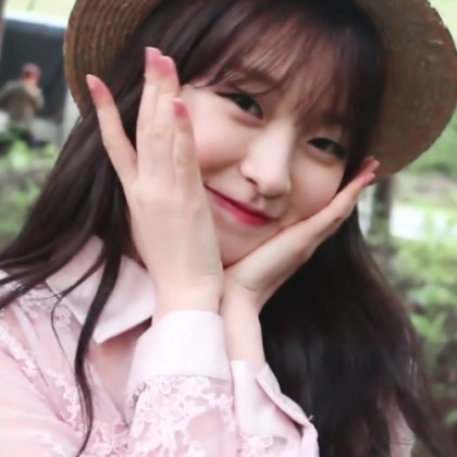 요새는 살빠져서 찾아보기 힘든 오마이걸 아린 볼살 | 인스티즈