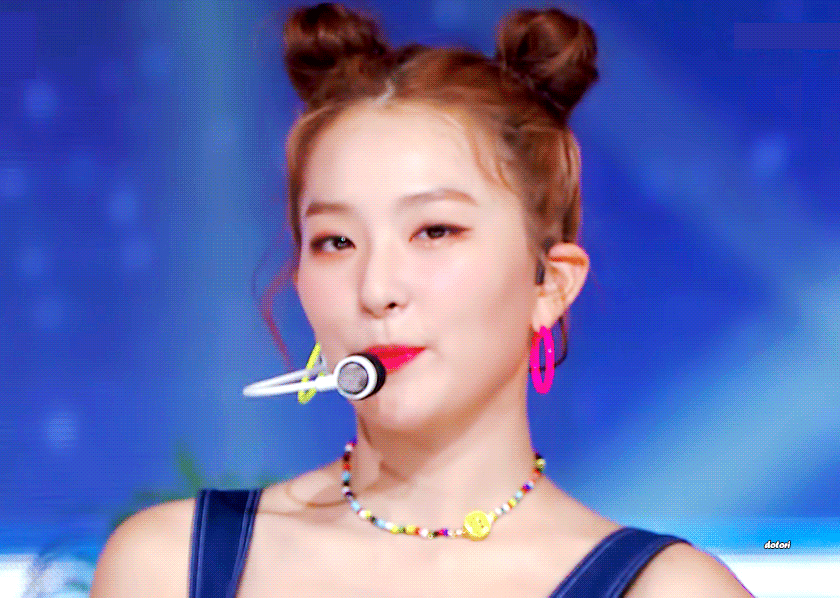 레드벨벳 슬기가 음파음파 무대 엔딩에서 날린 하트 모양.gif | 인스티즈