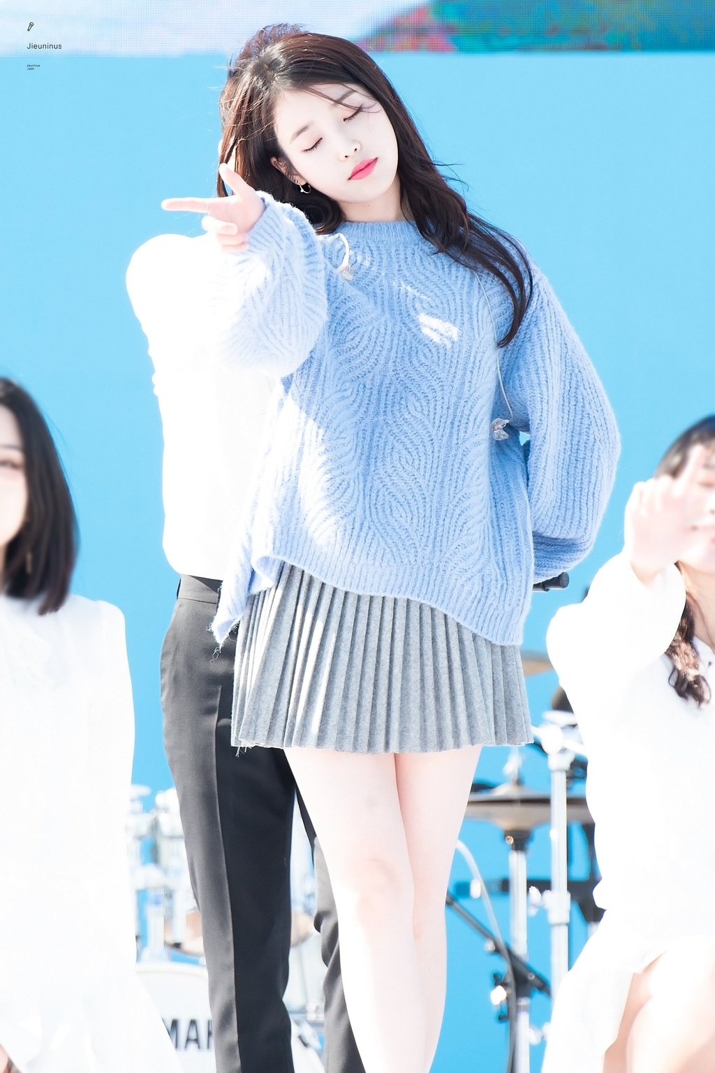 오늘자 여신 아이유 ㄷㄷ(고화질) | 인스티즈