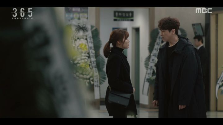 덕후와 작가로 만나 서로를 구하기 위해 목숨까지 내걸게 되는 남주 여주의 미친 서사 | 인스티즈