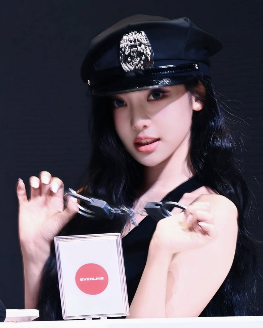 경찰 코스프레한 에스파 닝닝 . jpg | 인스티즈