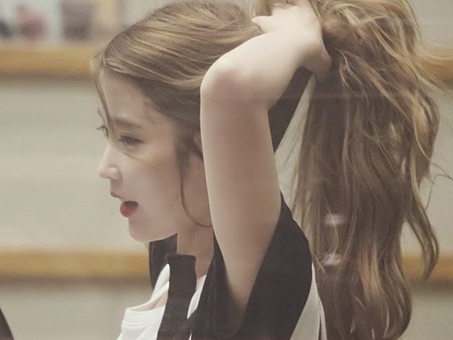 머리 묶을 때 페로몬.JPGIF | 인스티즈