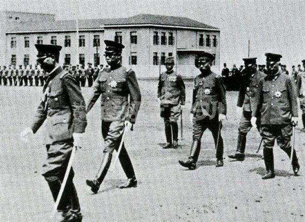 선생님 그리고 일본군장교, 남로당 당원, 반공을 국시로... 박정희 | 인스티즈