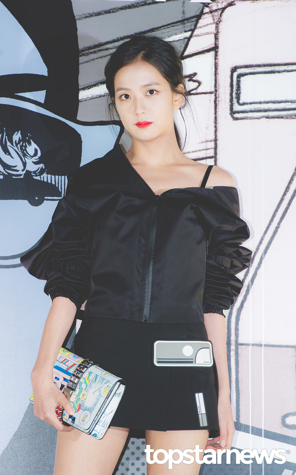 어깨를 드러낸 블랙핑크 지수.jpgif | 인스티즈
