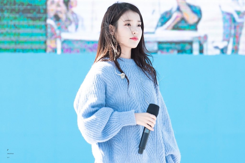 오늘자 여신 아이유 ㄷㄷ(고화질) | 인스티즈