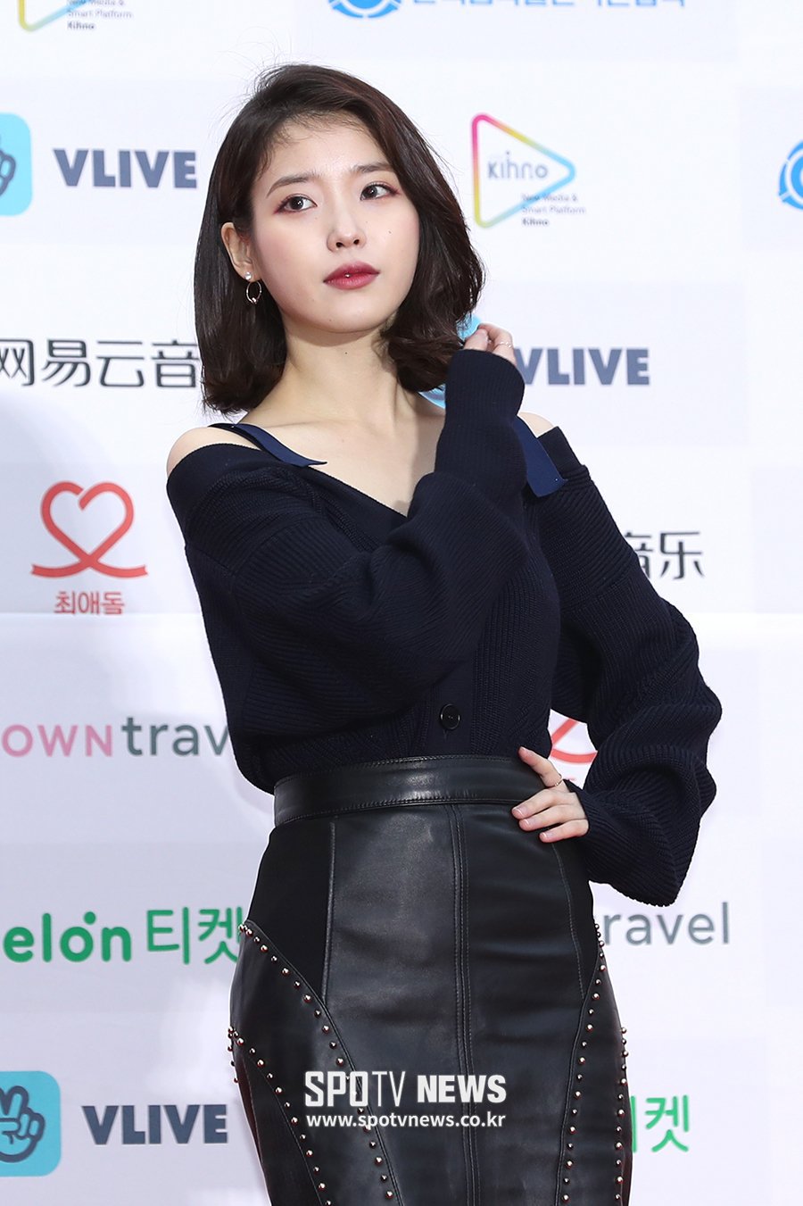 오늘자 가온어워드 아이유.jpg | 인스티즈