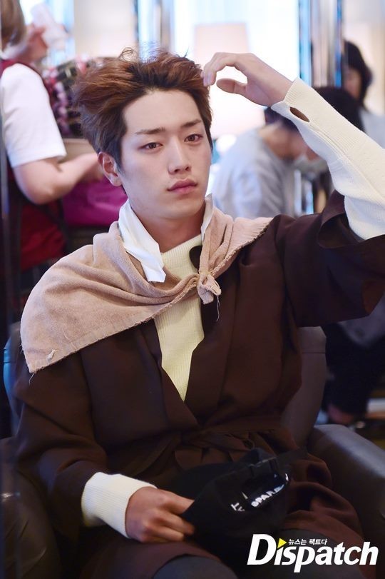 서강준 미용실에서 메이크업 전 vs 후.JPG | 인스티즈