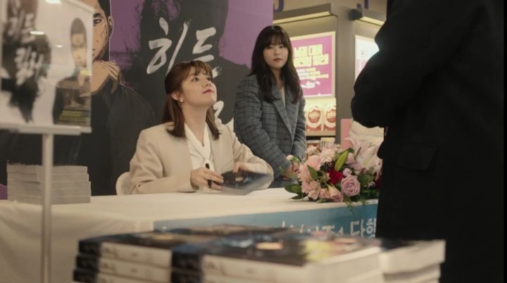 덕후와 작가로 만나 서로를 구하기 위해 목숨까지 내걸게 되는 남주 여주의 미친 서사 | 인스티즈