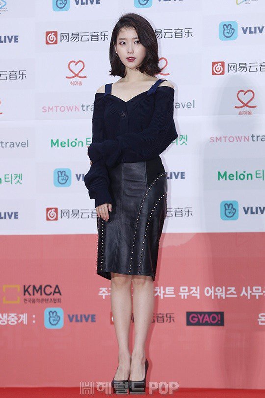 오늘자 가온어워드 아이유.jpg | 인스티즈