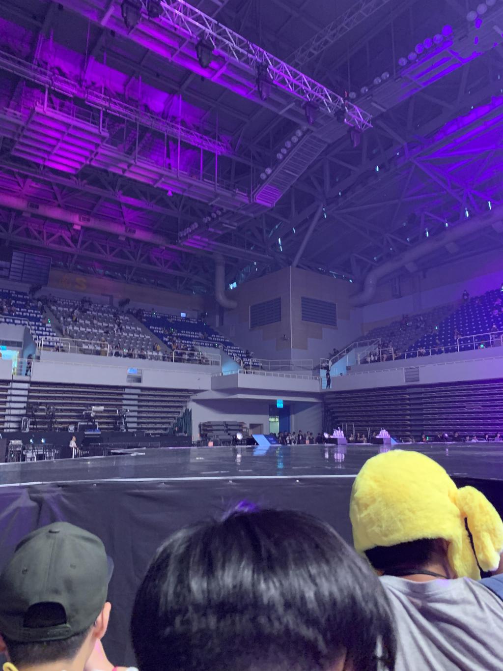 아이즈원) 대만 콘서트 스탠딩 시야,콘서트장 앞 풍경들 | 인스티즈